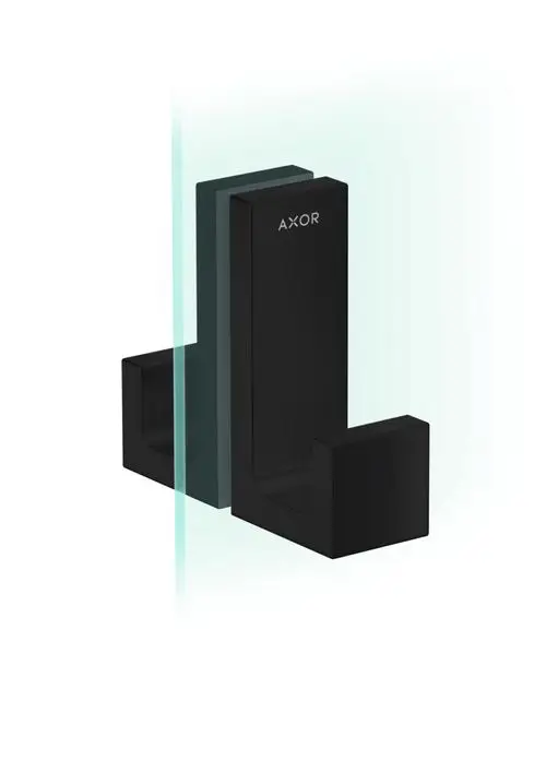 Schwarzer Rechteck-Duschtürgriff von AXOR, montiert an einer Glasoberfläche, mit klaren Kanten und einem minimalistischen Design.